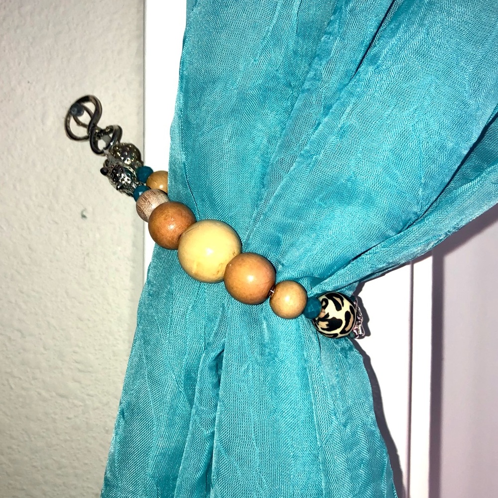 Custom Curtain Tieback 📿🪟wood, animal print, turquoise, & silver cougar beads